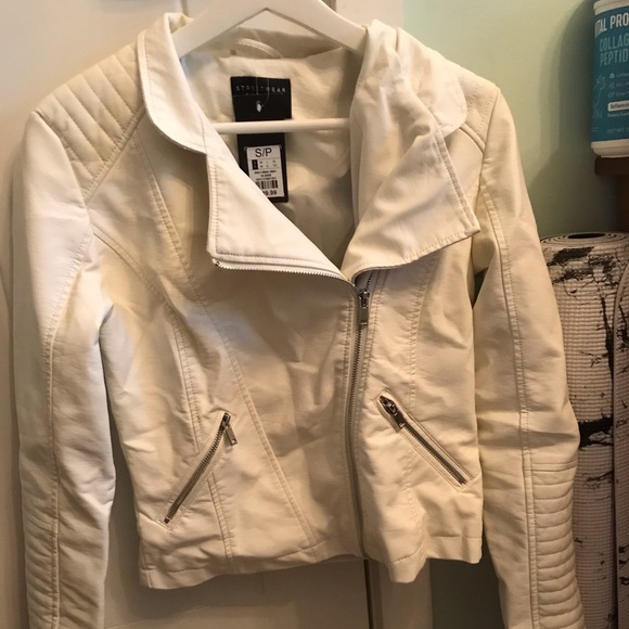 Trendy White Cropped Faux Leather Jacket - Picture 2 of 12